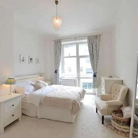 Luxury 3bedrs 2baths By Old Town Square Apartamento Praga
