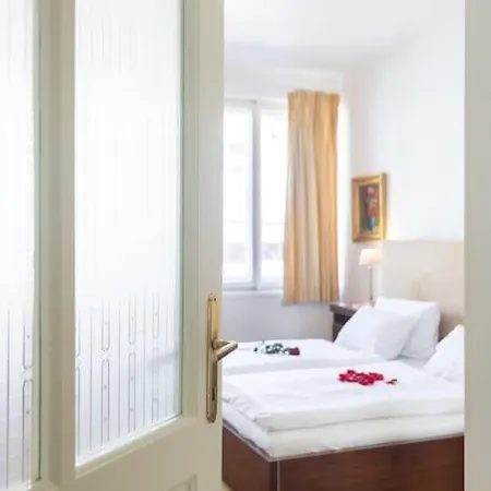 Luxury 3bedrs 2baths By Old Town Square Appartement Praag