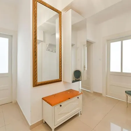 Luxury 3bedrs 2baths By Old Town Square Appartement